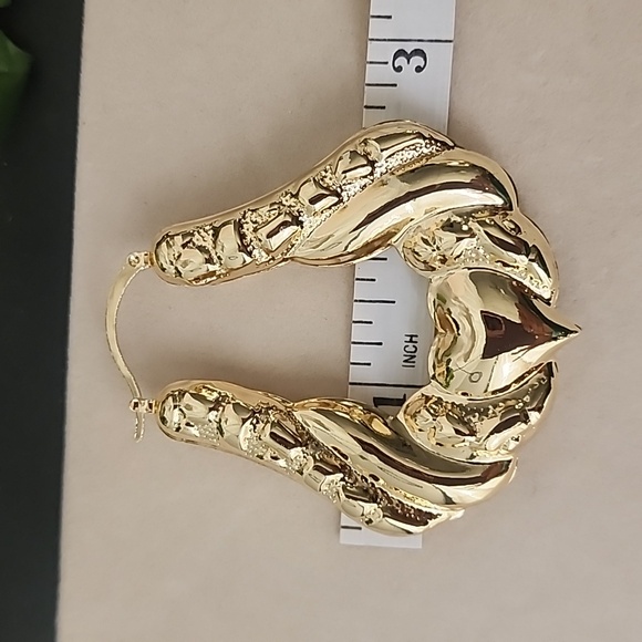 Large Chunky Doorknocker Style Gold Filled Hoop Earrings with Hearts - Picture 8 of 9